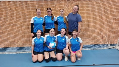 VOLEJBAL – dívky ze ,,zdrávky“ jen krůček od postupu do krajského finále!